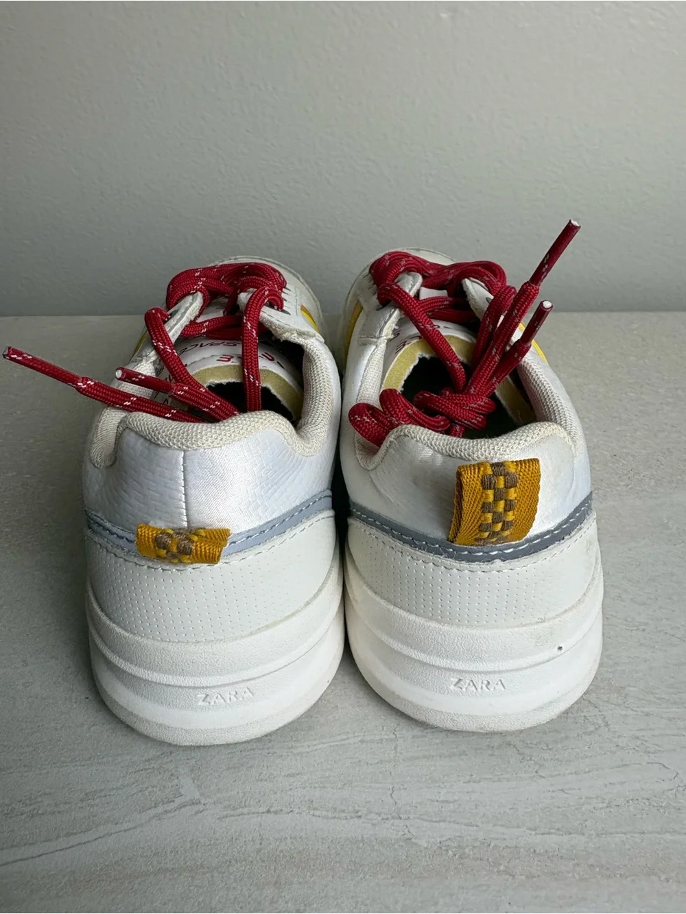 ZARA Boys NASA White Sneakers Memory Effect insole -size 3